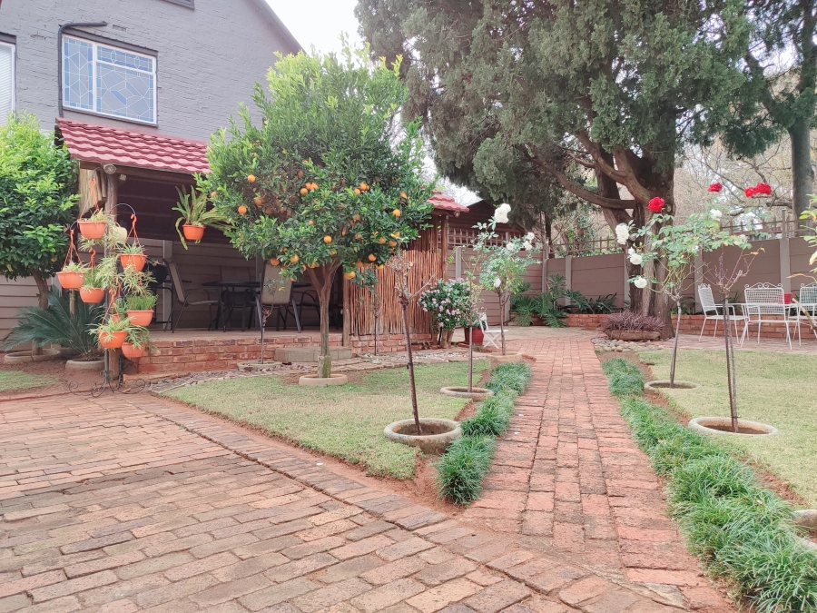 4 Bedroom Property for Sale in Wilkoppies North West